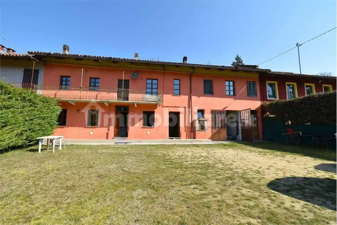 Casa indipendente in vendita a Montaldo Roero
