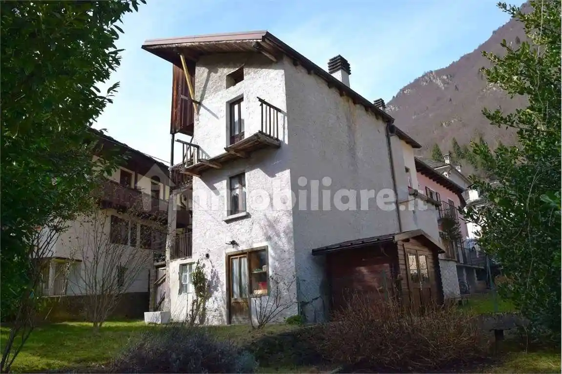 Casa indipendente in vendita a Vanzone con San Carlo