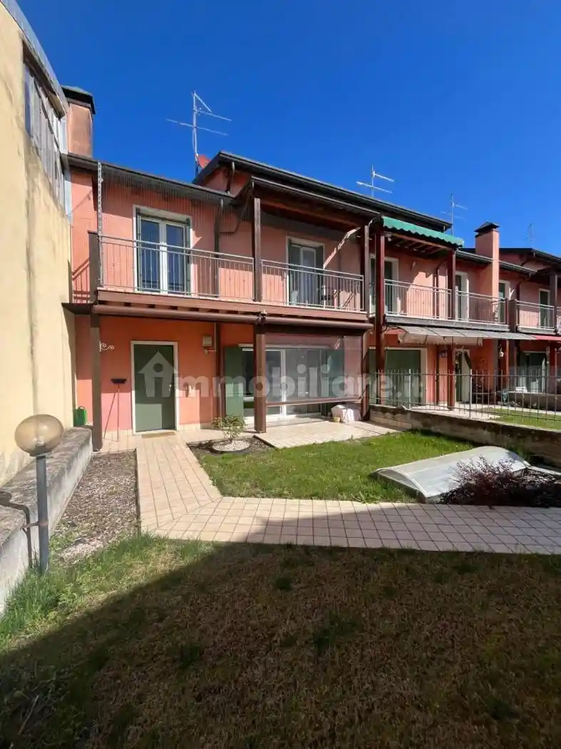 Villetta a schiera in vendita a Bussolengo
