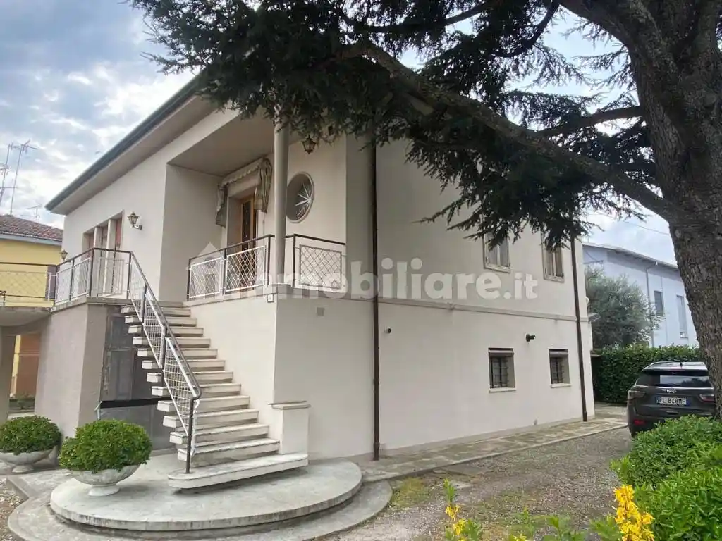 Casa indipendente in vendita a Finale Emilia