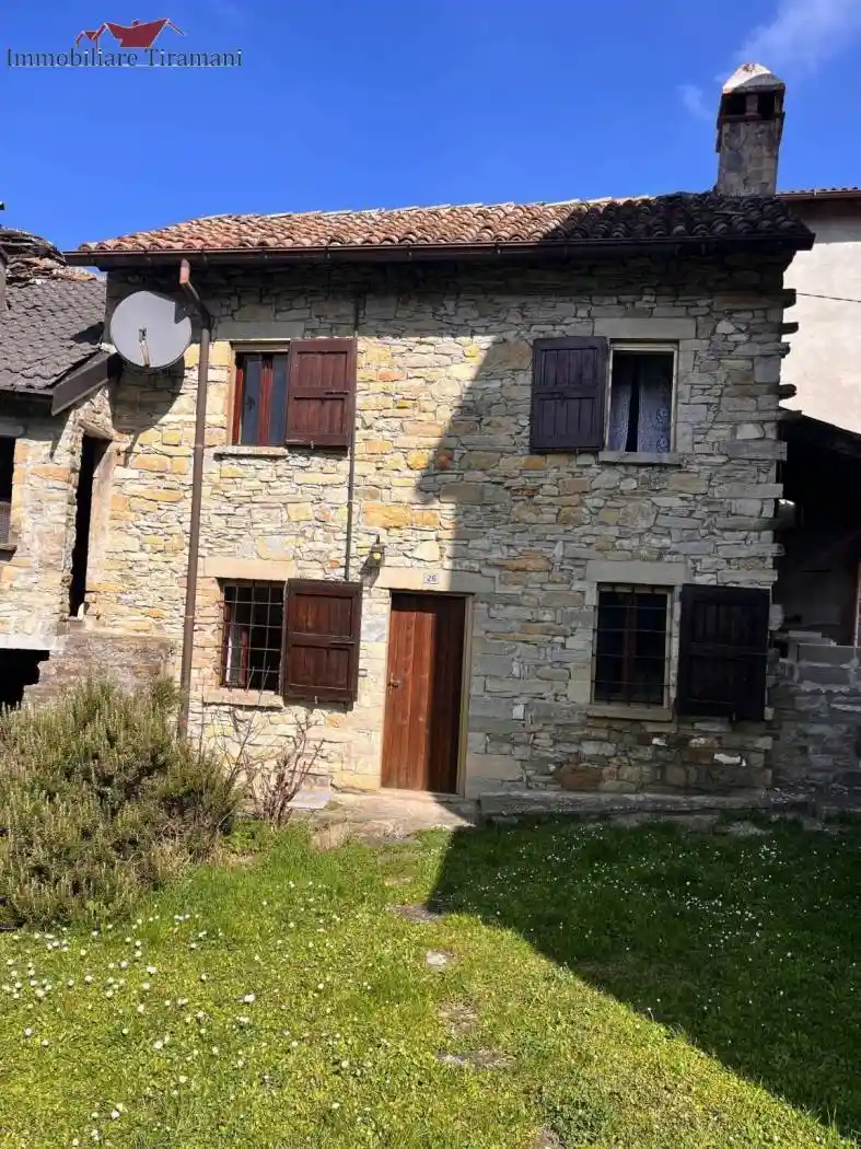 Casa indipendente in vendita a Vernasca