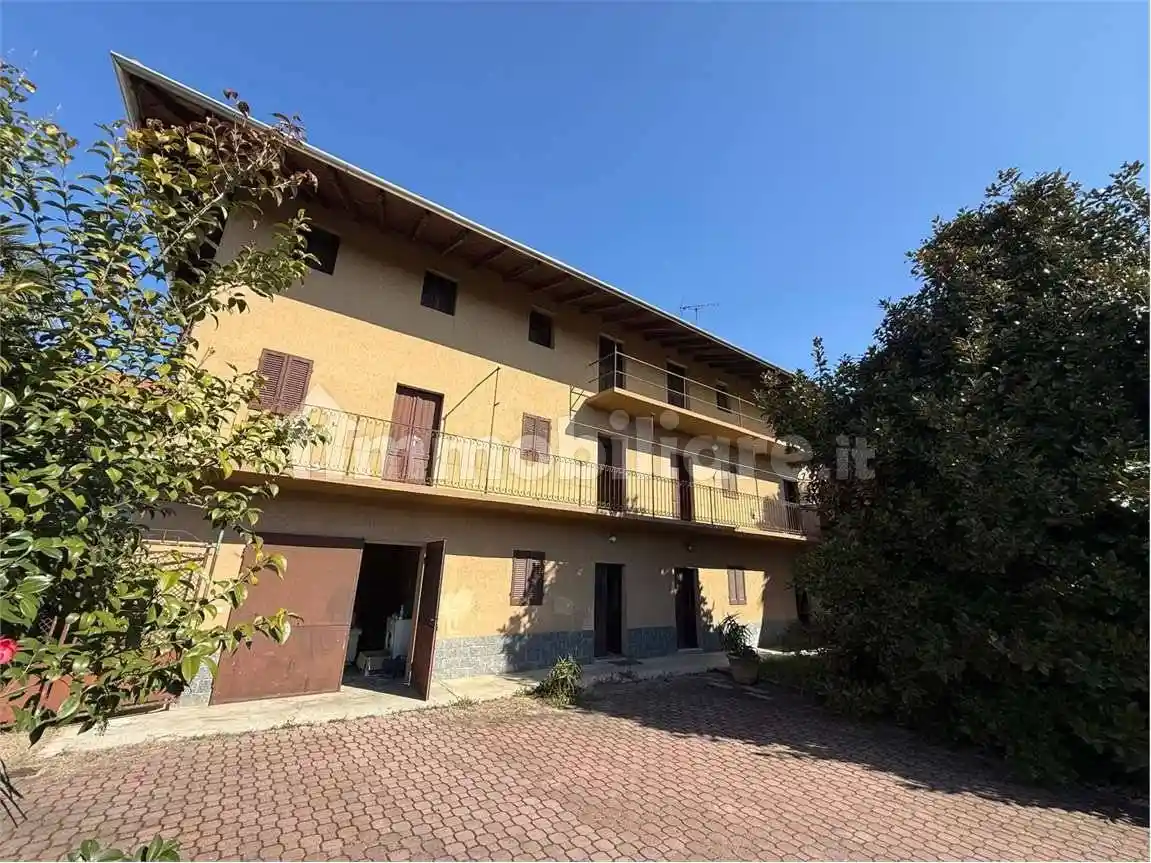 Casa indipendente in vendita a Gattico-Veruno