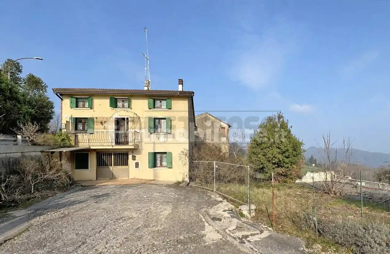 Villa in vendita a Brogliano
