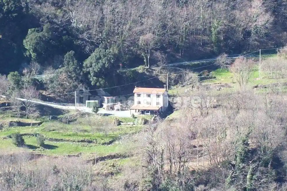Casa indipendente in vendita a Varazze