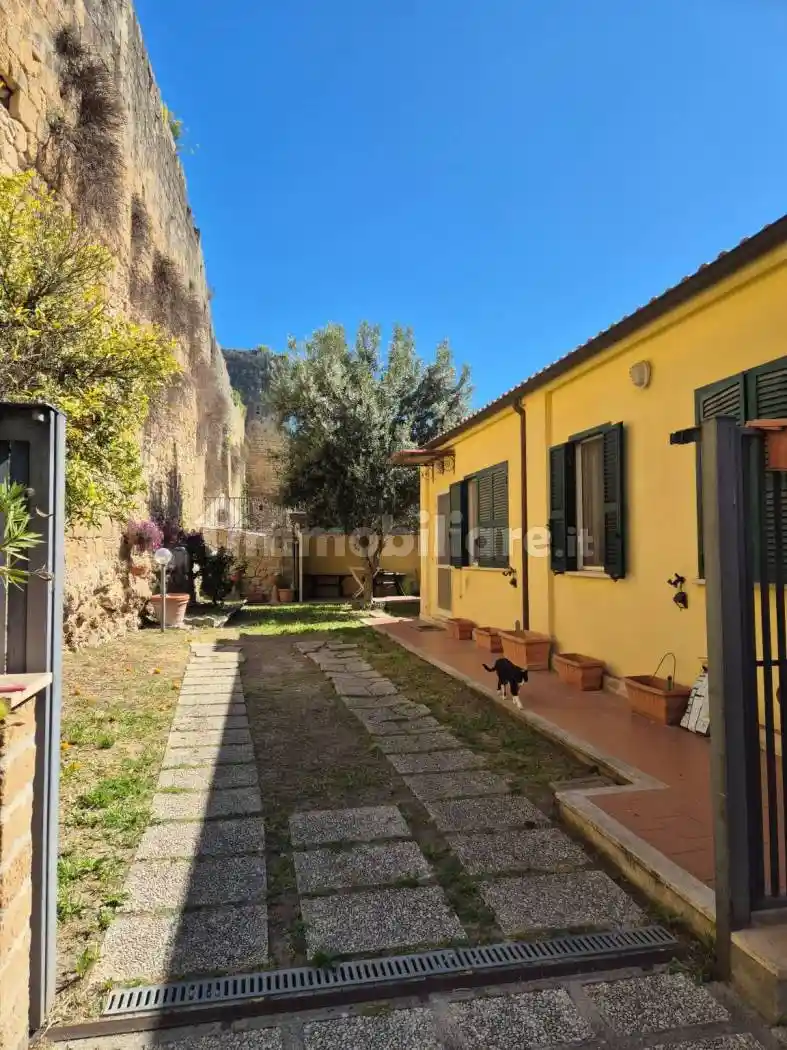 Villa in vendita a Tarquinia