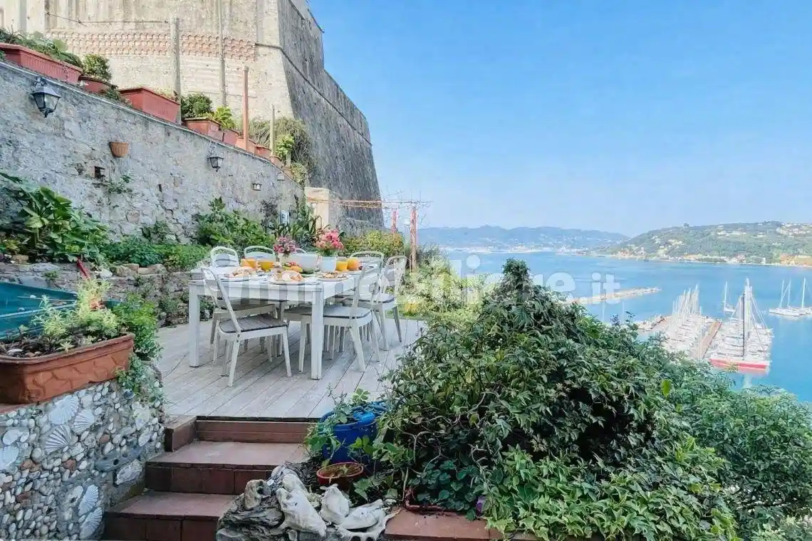 Villa in vendita a Lerici