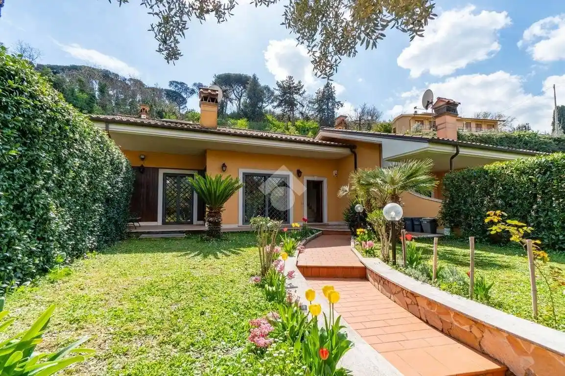 Villa in vendita a Grottaferrata