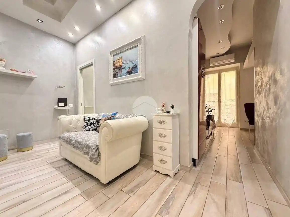 Appartamento in vendita a Napoli