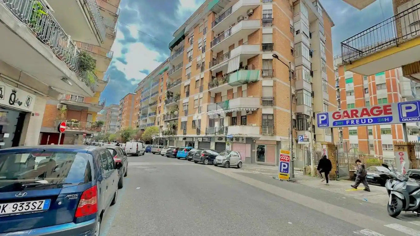 Appartamento in vendita a Napoli