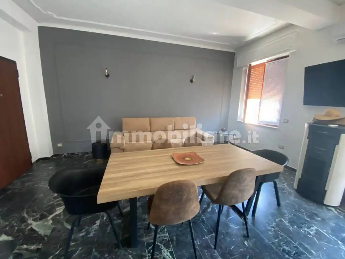 Appartamento in vendita a Locri