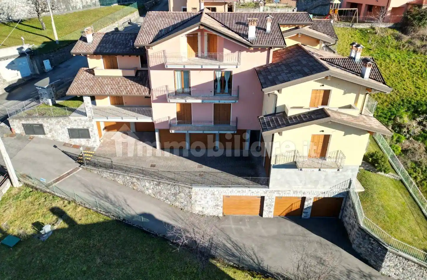 Palazzo - Edificio in vendita a Pian Camuno