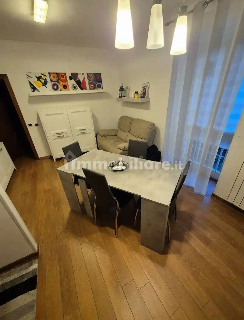 Appartamento in affitto a Casnate con Bernate