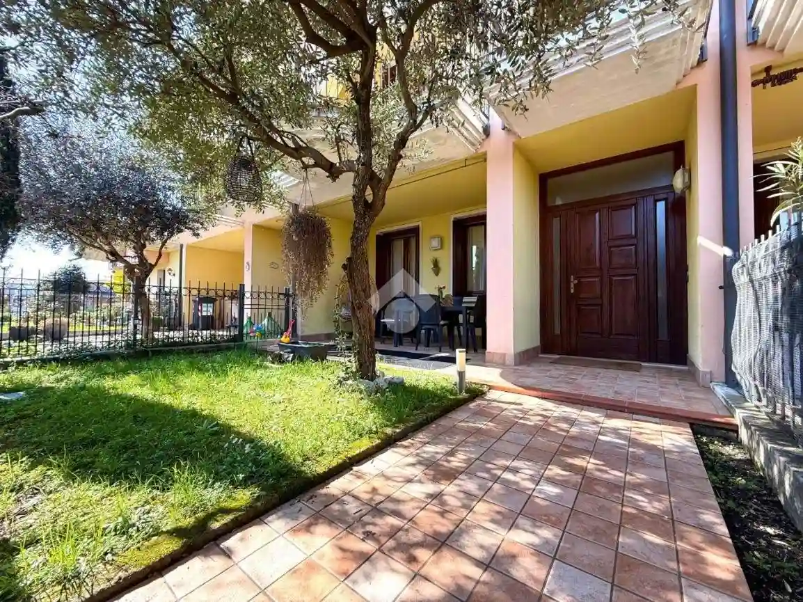 Villetta a schiera - foto 2