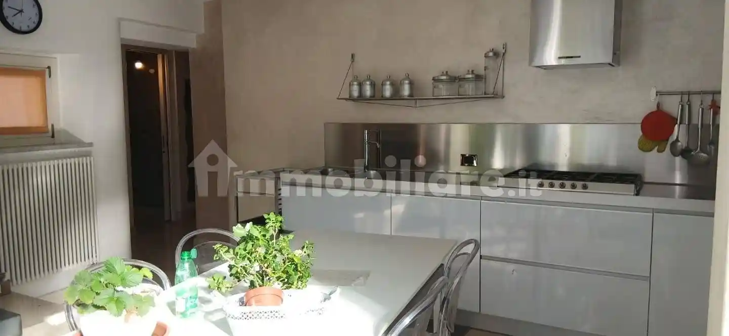 Casa indipendente in vendita a Massa