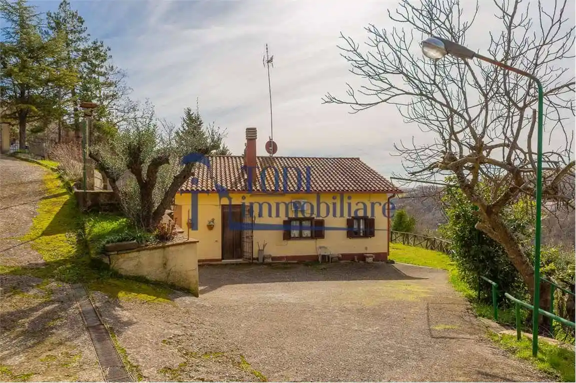 Casa indipendente in vendita a Todi
