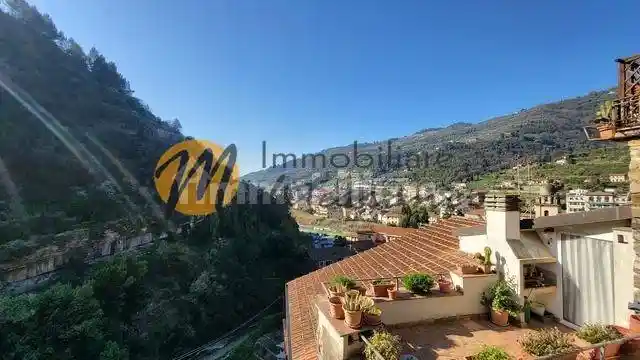 Appartamento in vendita a Dolceacqua