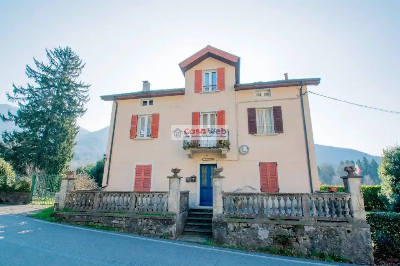 Villa in vendita a Dumenza