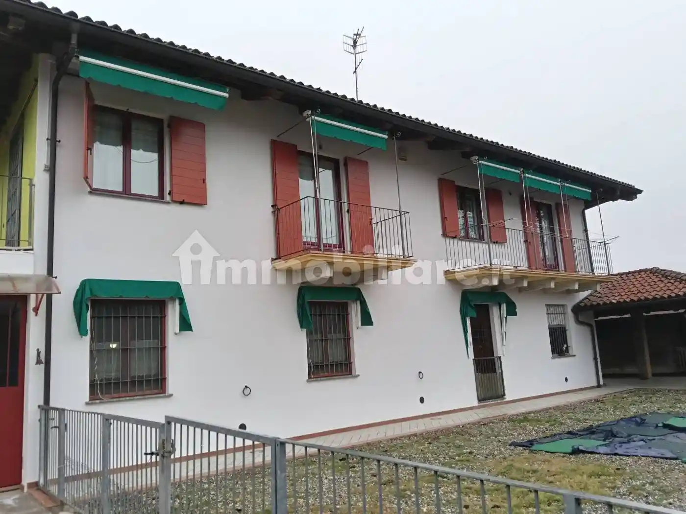 Villa in vendita a Monticello d'Alba