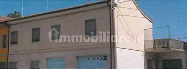 Palazzo - Stabile in vendita a Argenta