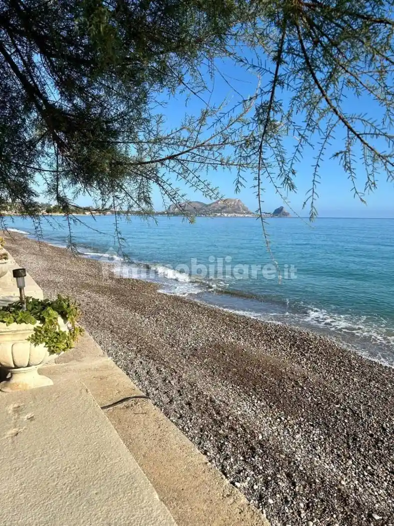 Villa in vendita a Altavilla Milicia