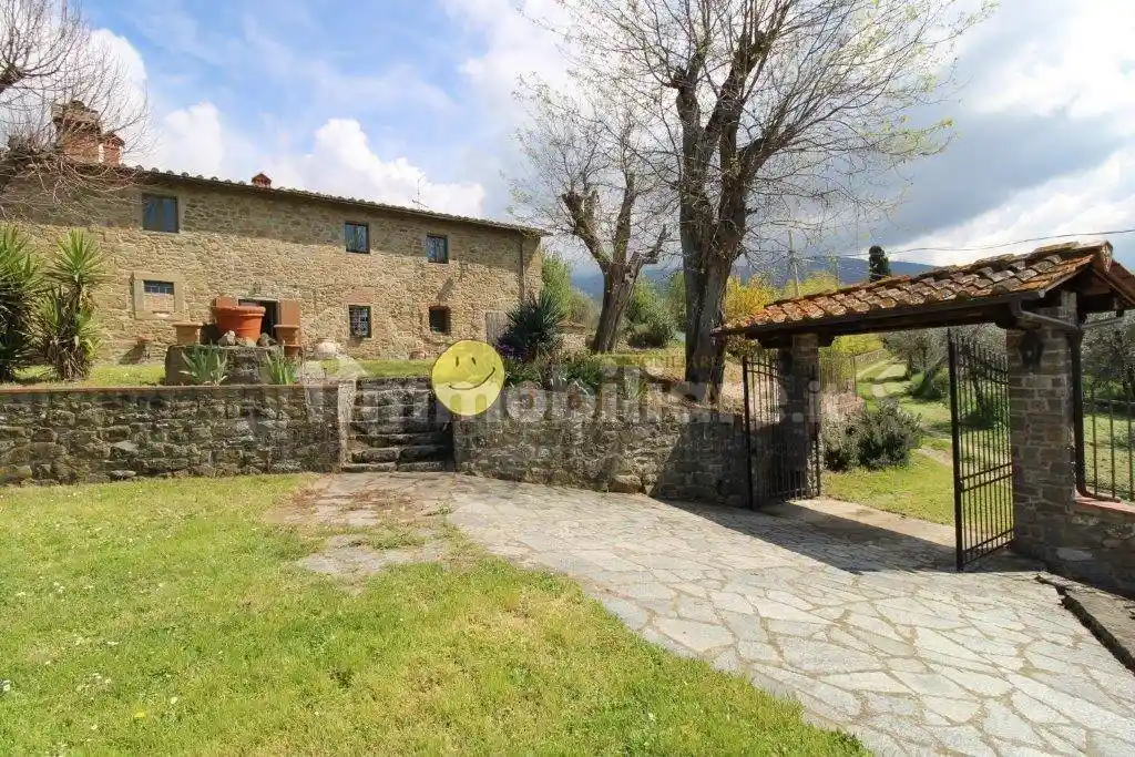 Rustico - Casale in vendita a Reggello