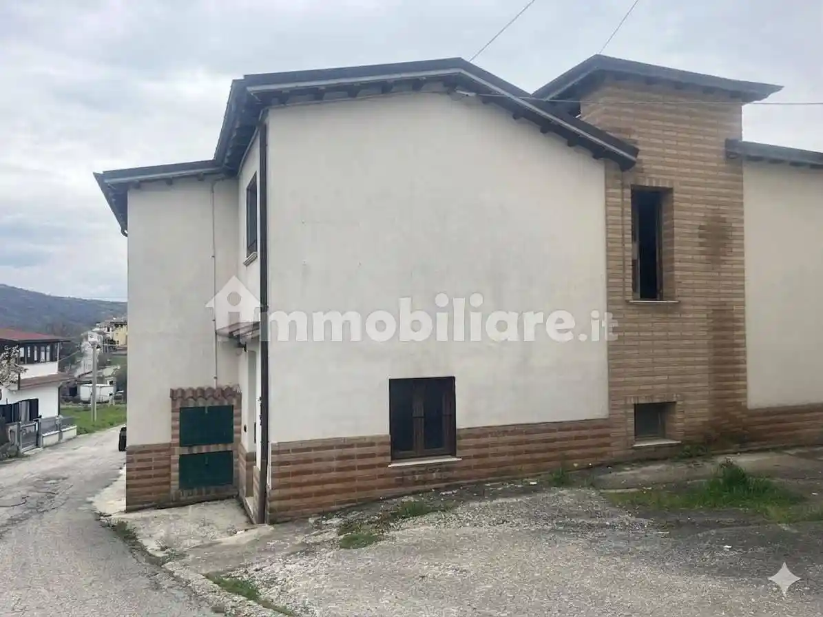 Appartamento in vendita a Colledara