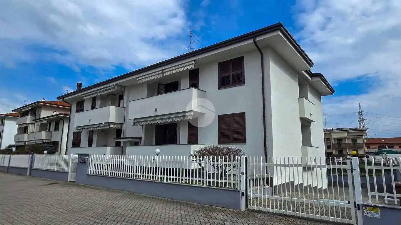 Appartamento in vendita a Garbagnate Milanese