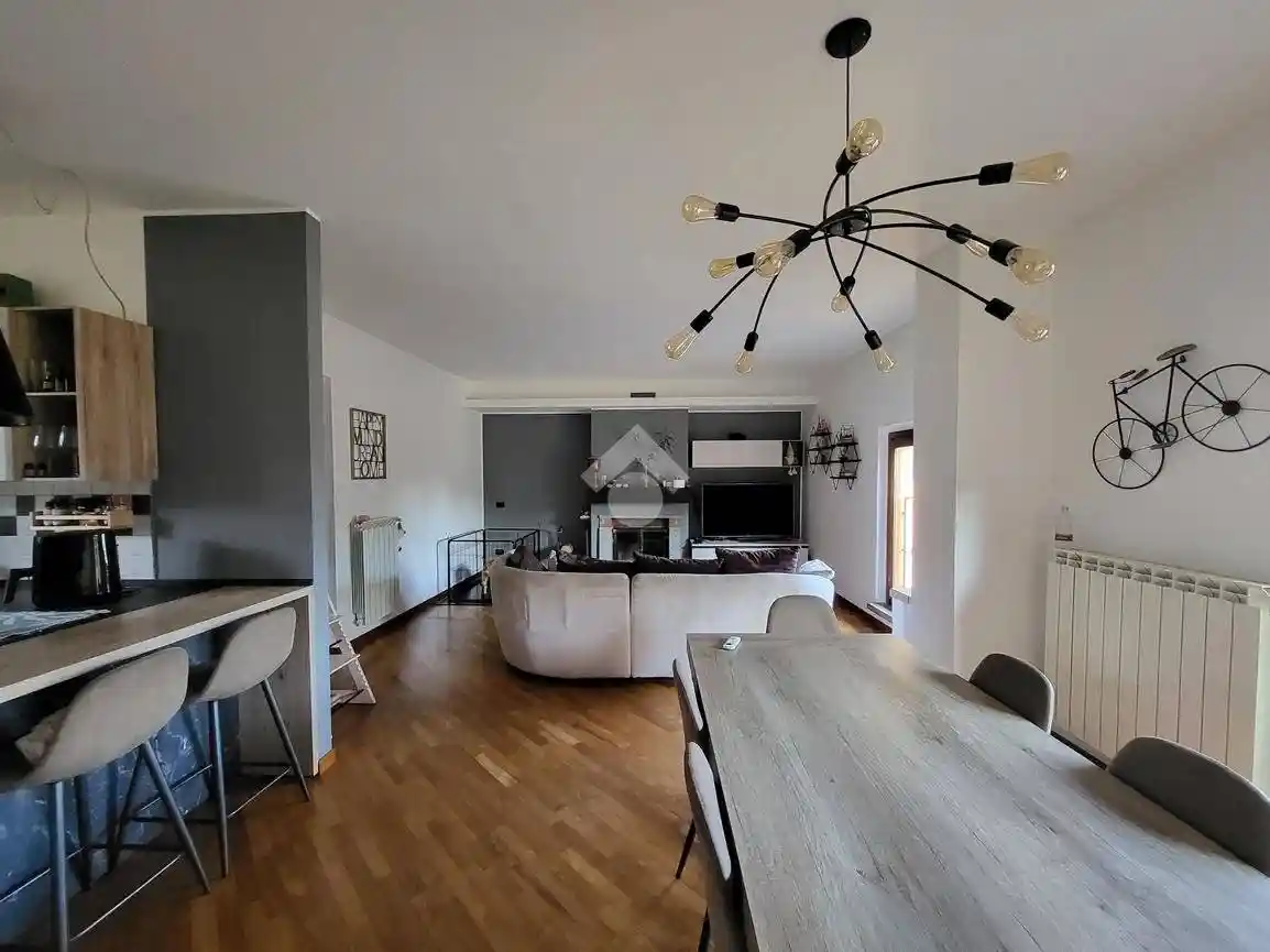 Appartamento in vendita a Besana in Brianza