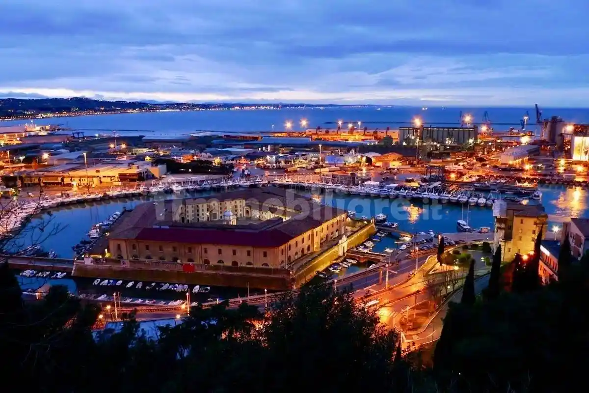 Appartamento in vendita a Ancona