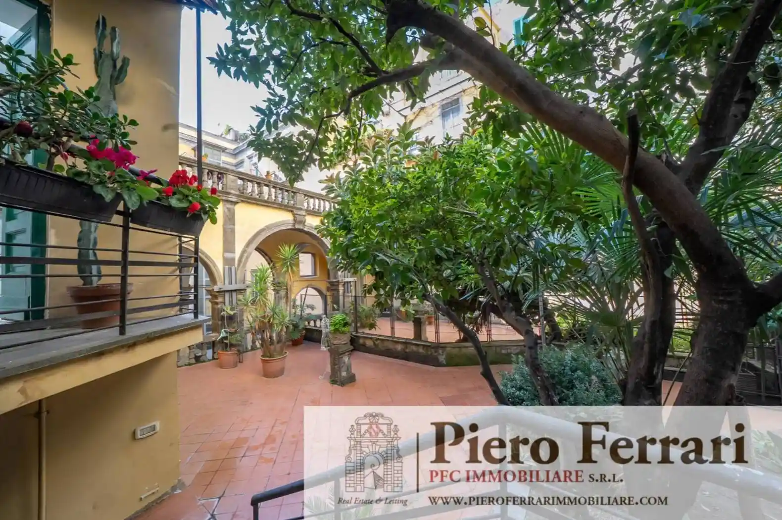 Appartamento in vendita a Napoli