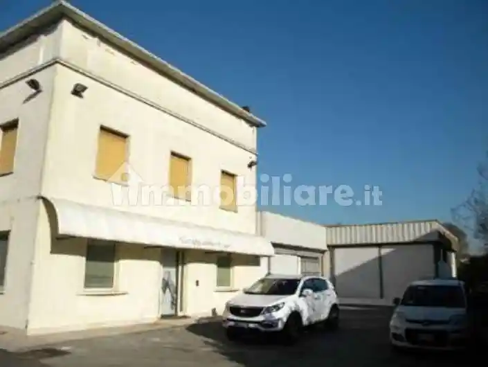 Palazzo - Stabile in vendita a Casaloldo