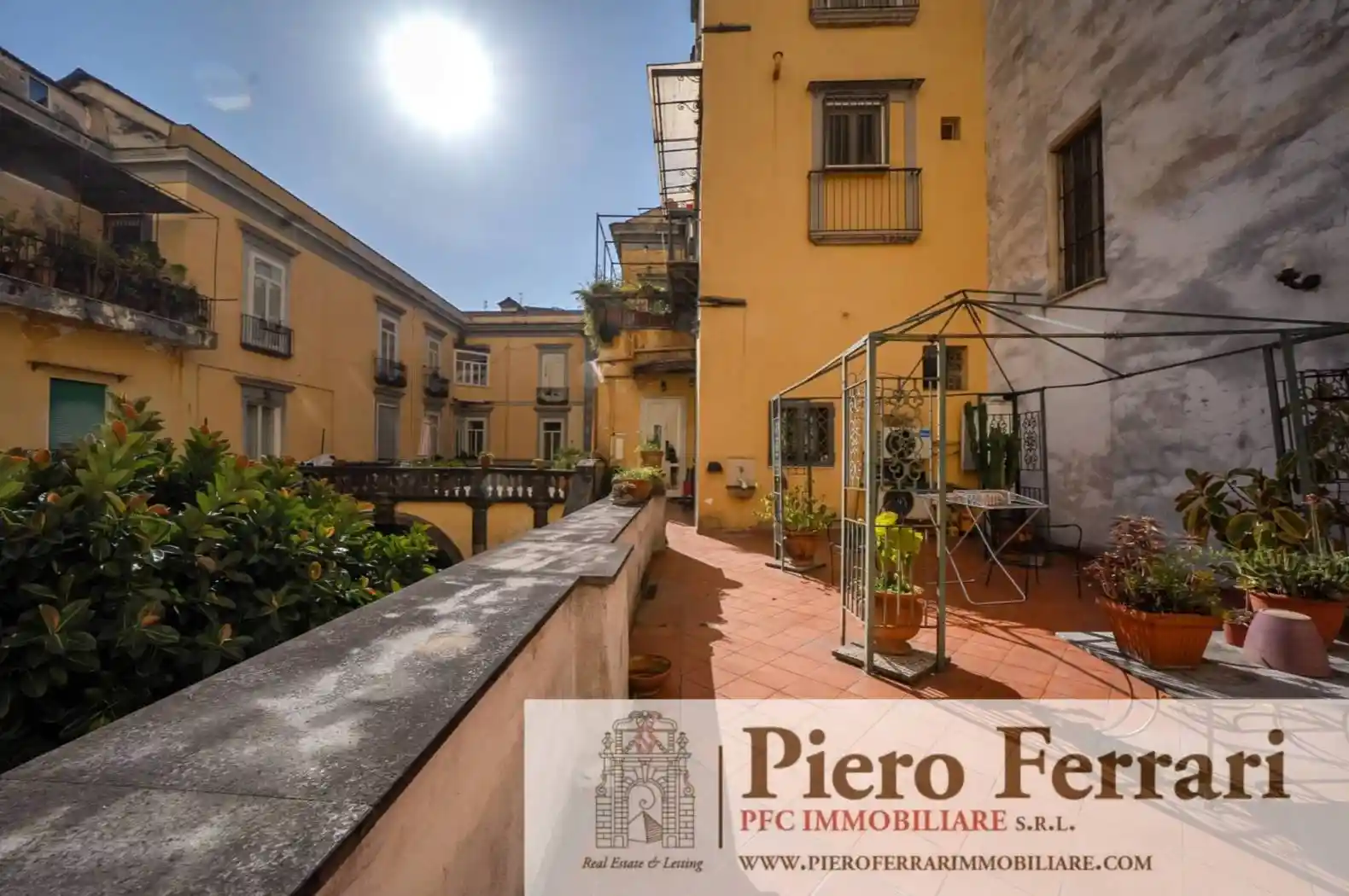 Appartamento in vendita a Napoli