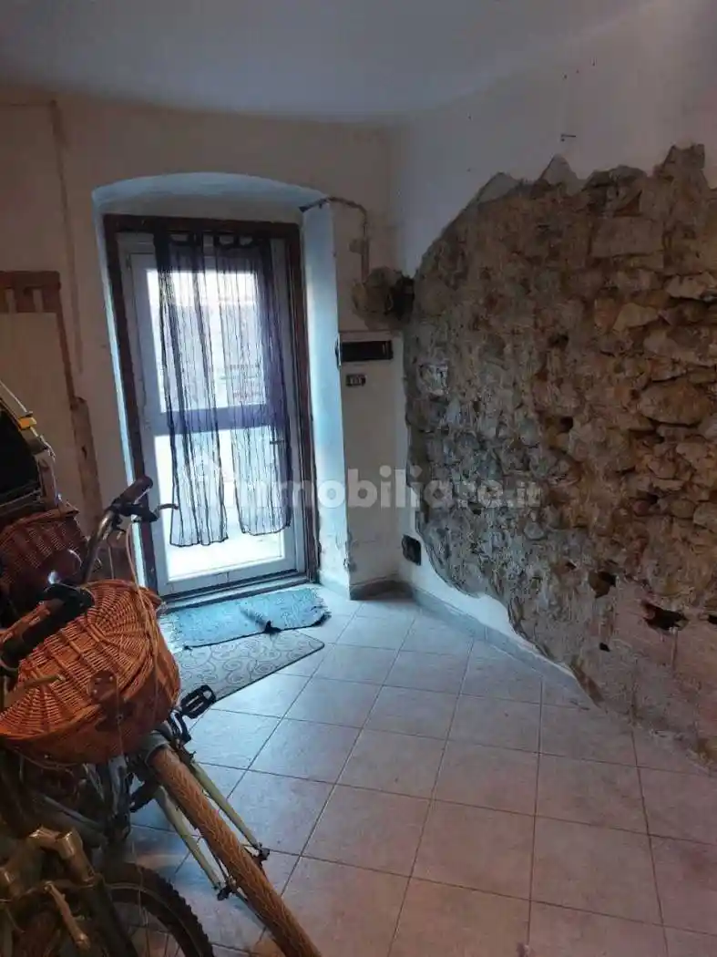 Casa indipendente in vendita a Luni