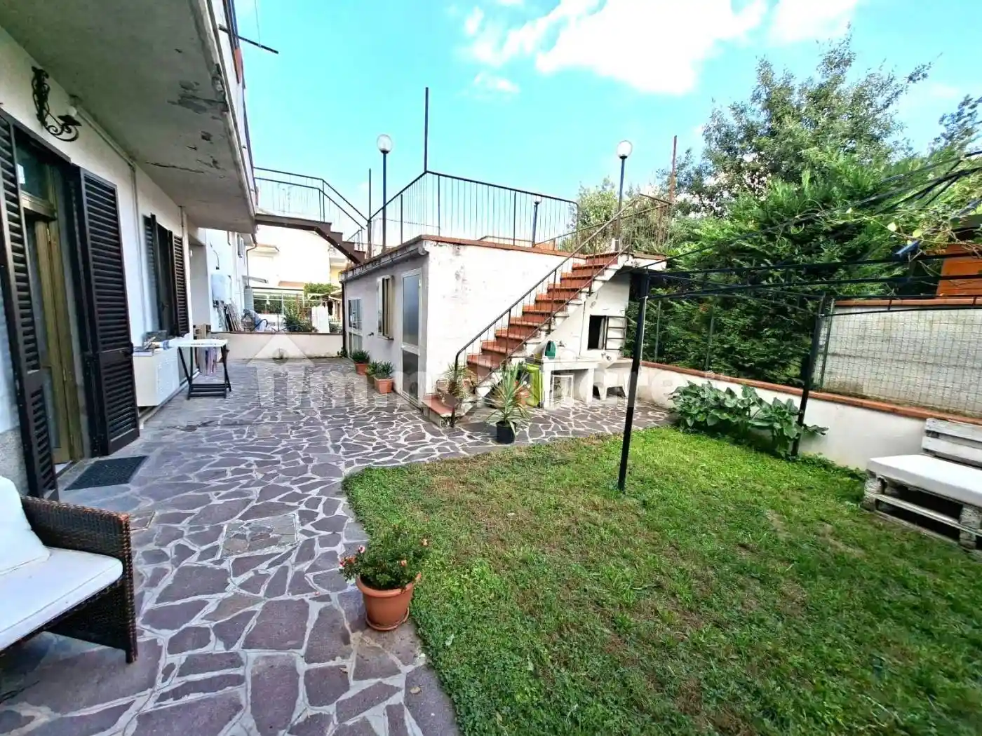 Casa indipendente in vendita a Prato