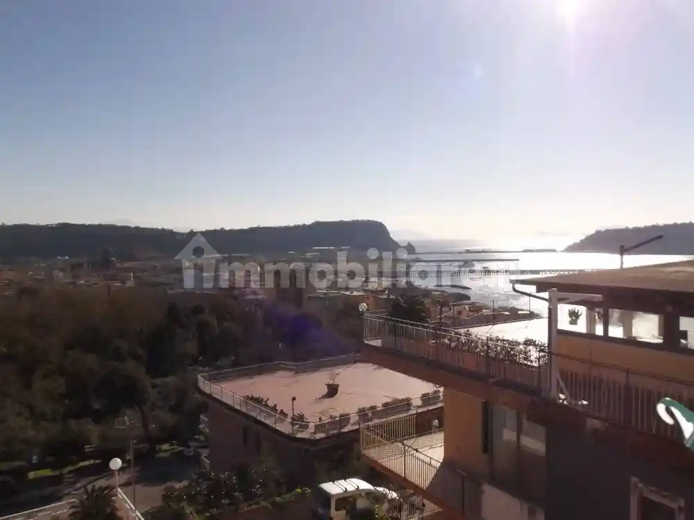 Appartamento in affitto a Pozzuoli