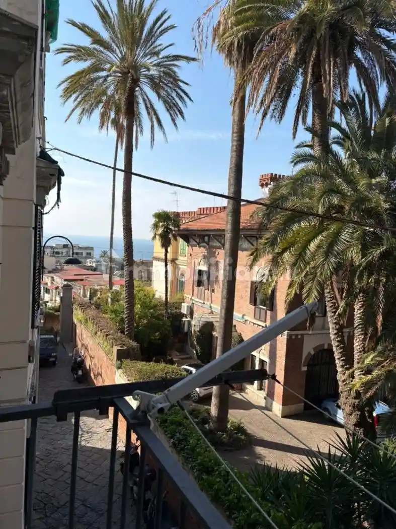 Appartamento in vendita a Napoli