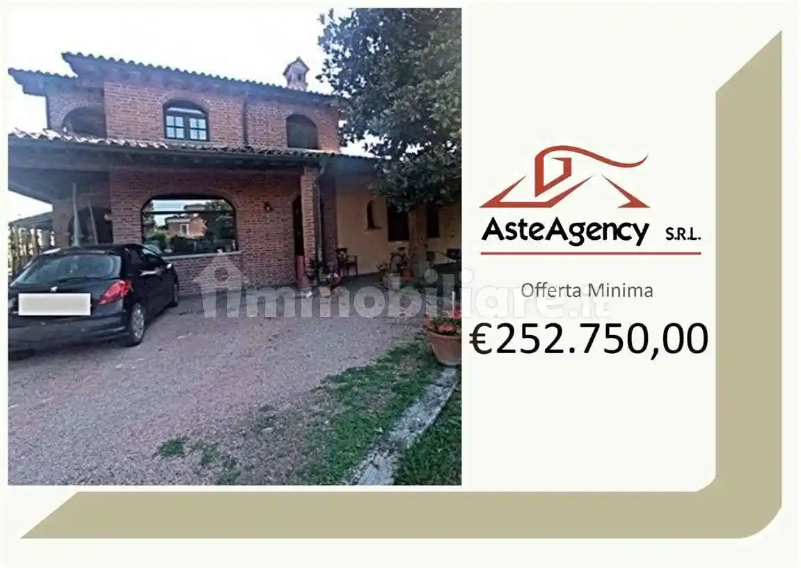 Villa in vendita a Monticelli Pavese