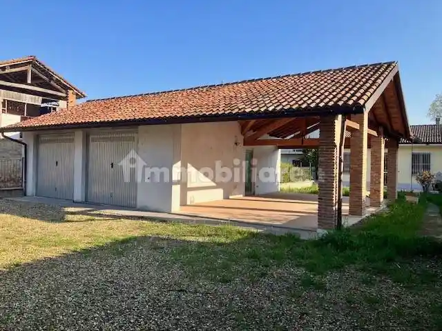 Villa in vendita a Mezzana Bigli
