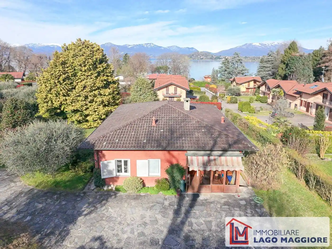 Villa in vendita a Ranco