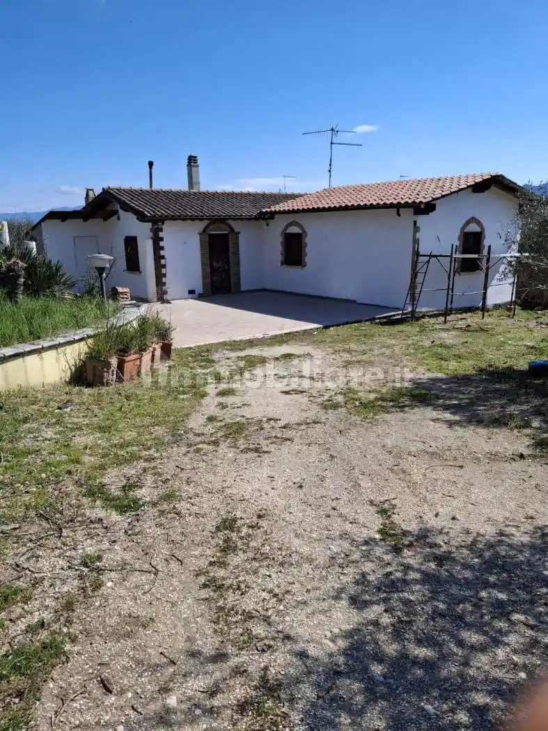 Villa in vendita a Castel Sant'Elia