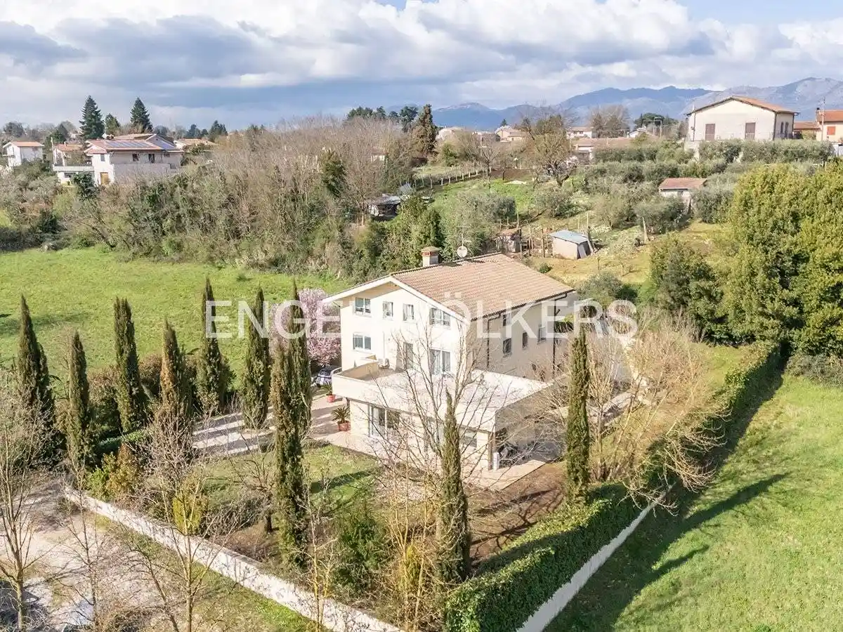 Villa in vendita a Valmontone