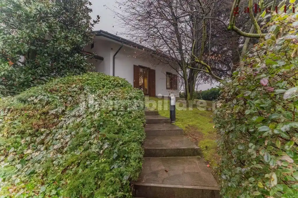 Villa in vendita a Ossona