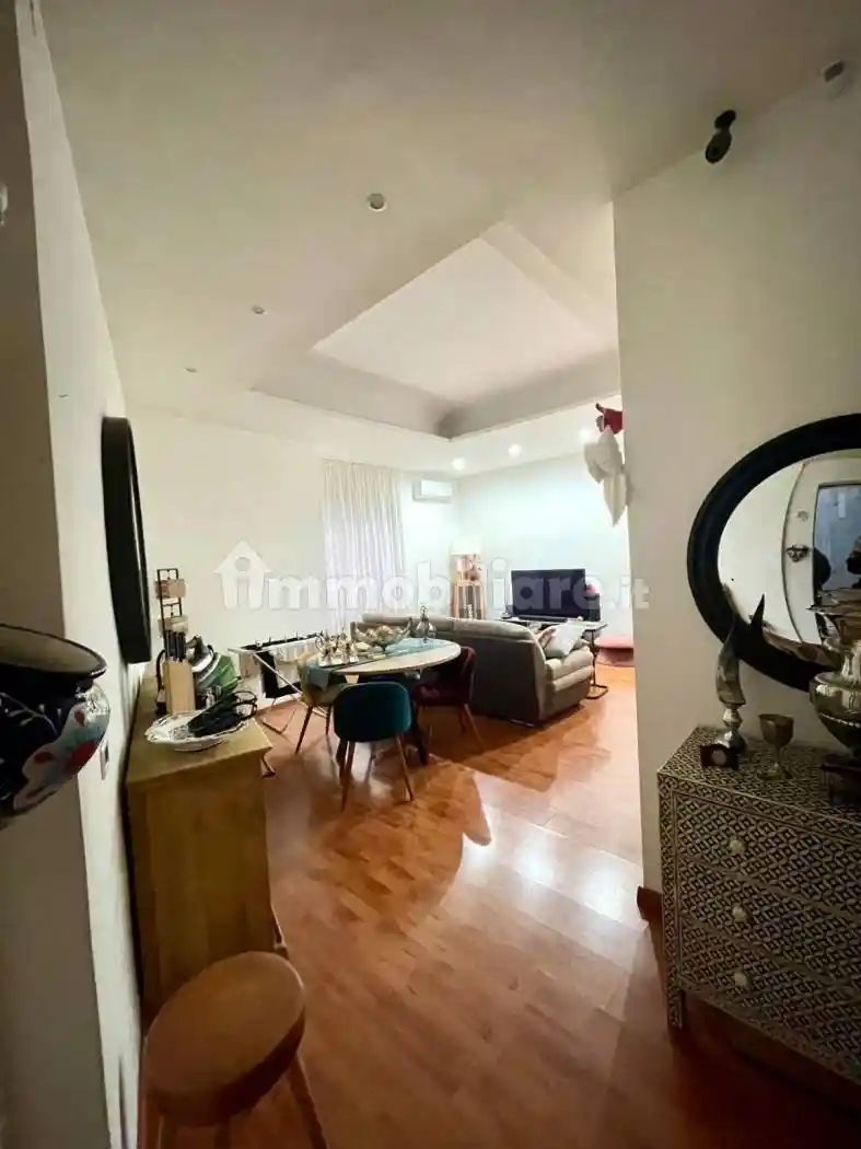 Appartamento in affitto a Napoli