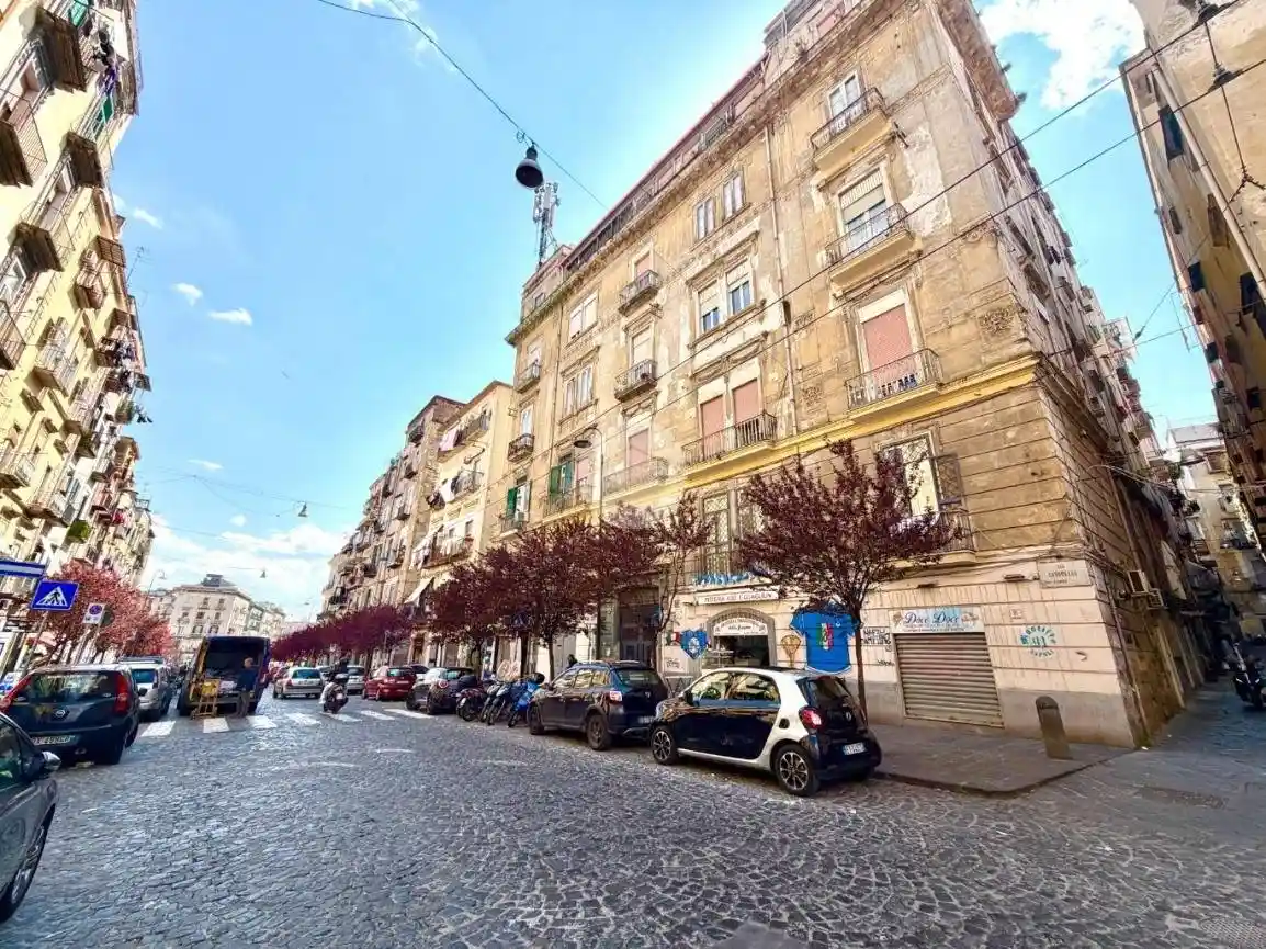Appartamento in vendita a Napoli