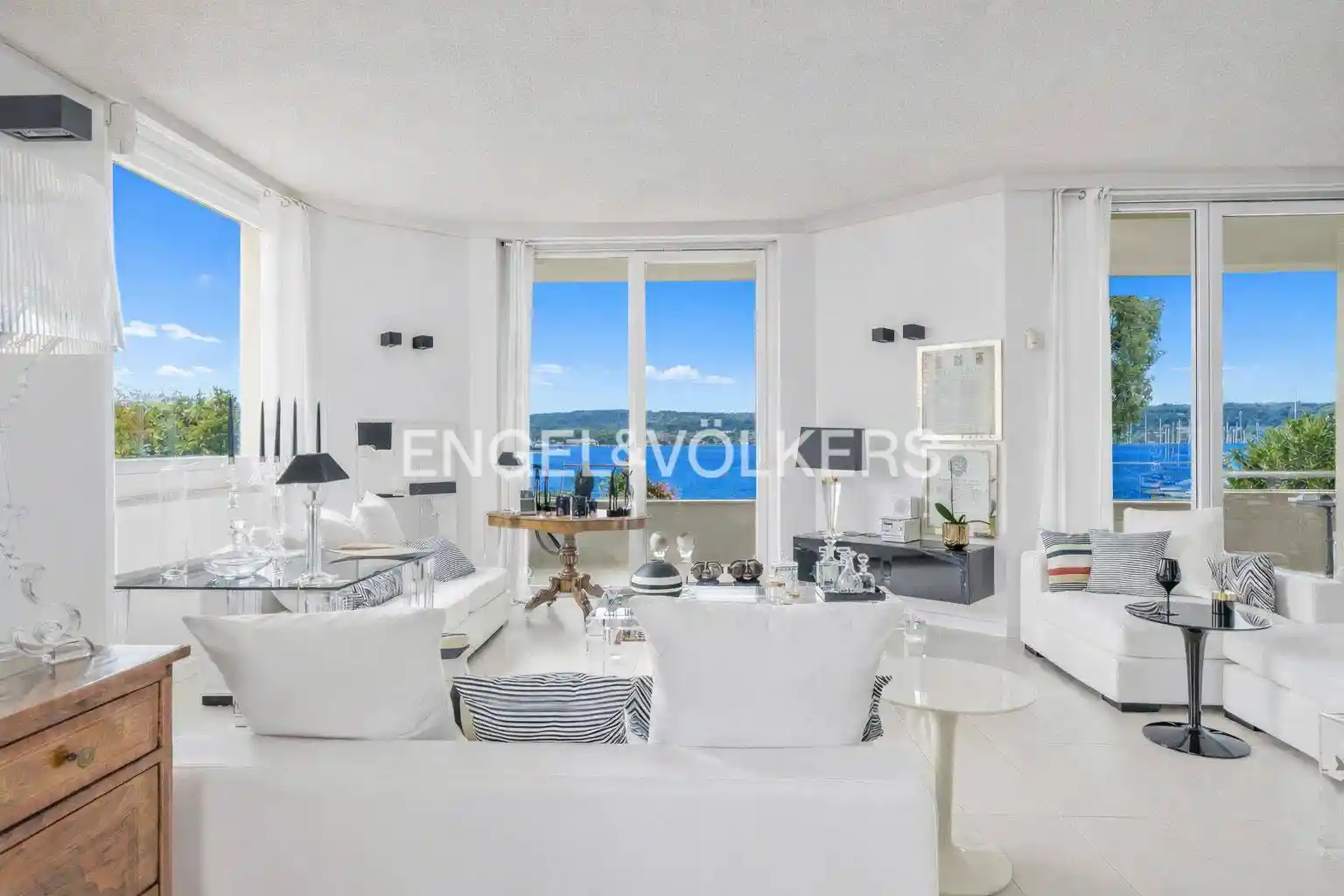 Villa in vendita a Sesto Calende