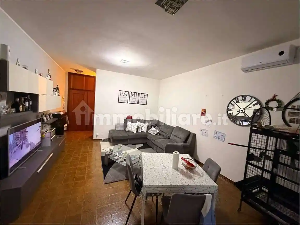 Appartamento in vendita a Luni