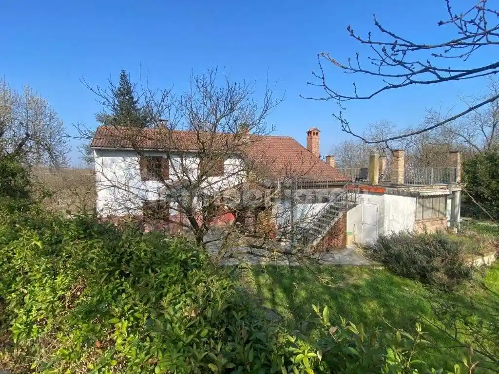 Rustico - Casale in vendita a Mombaruzzo