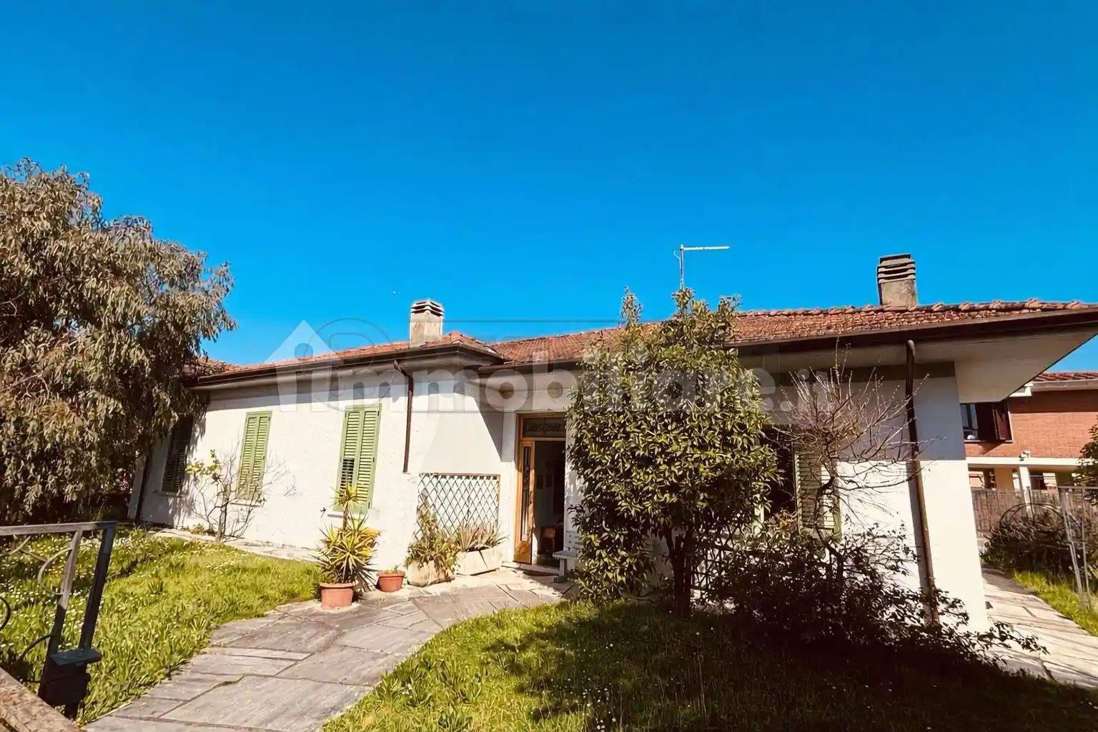 Villa in vendita a Carrara