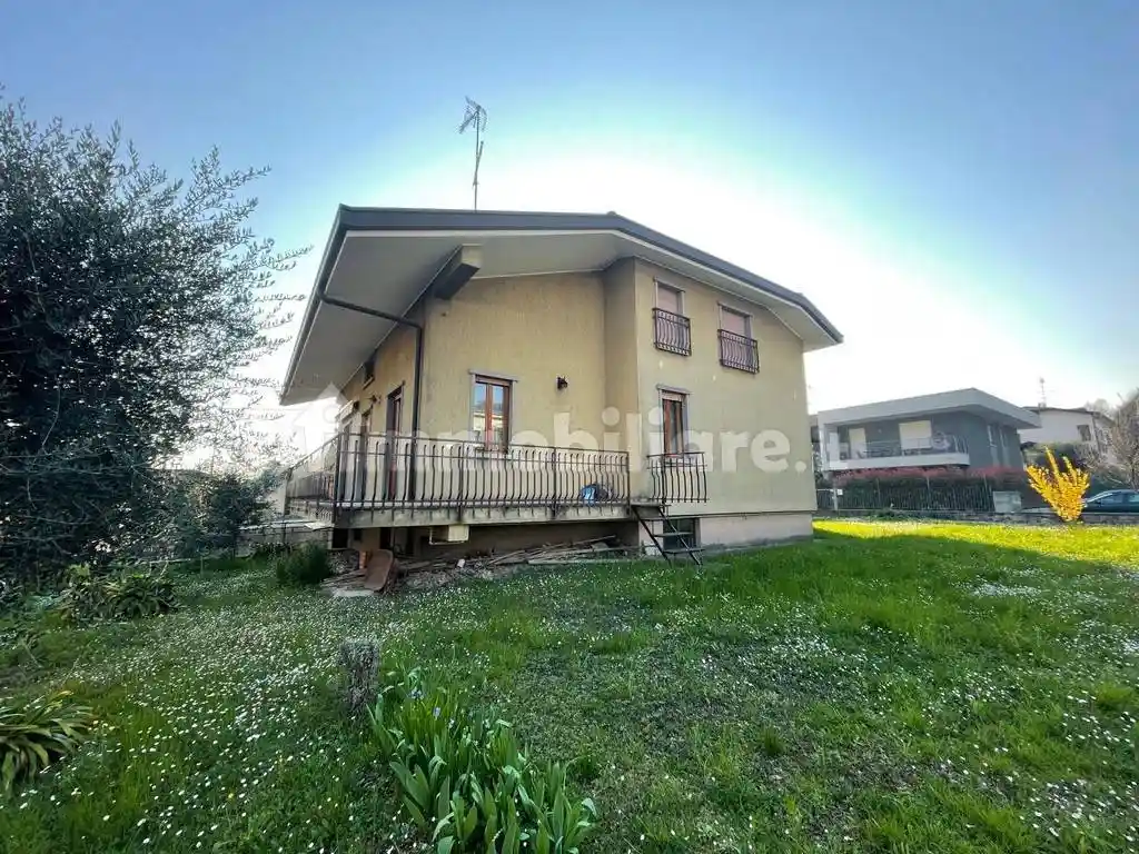 Villa in vendita a Trescore Balneario