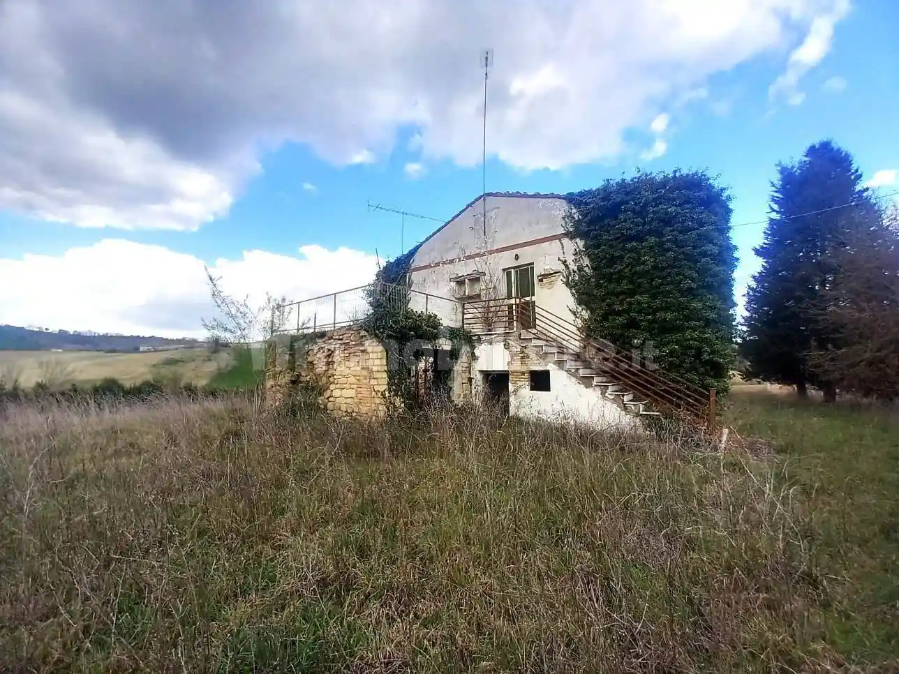 Rustico - Casale in vendita a Monteleone di Fermo